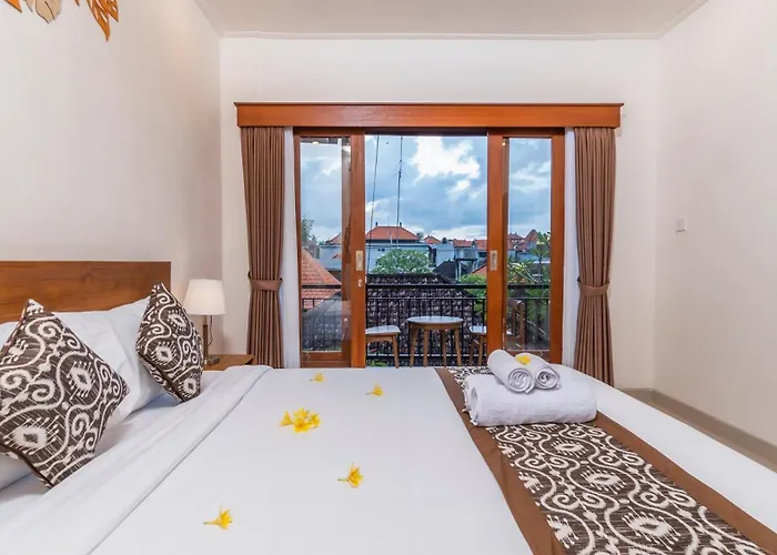 Homestay Khandra House