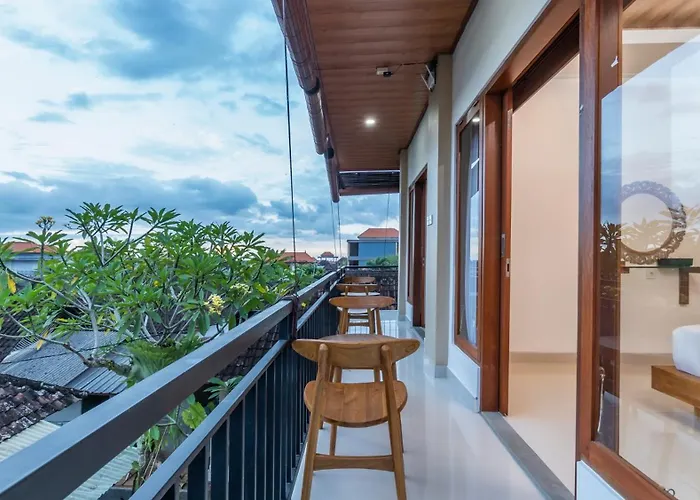 Homestay Khandra House *