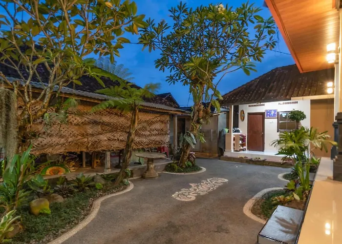 Homestay Khandra House